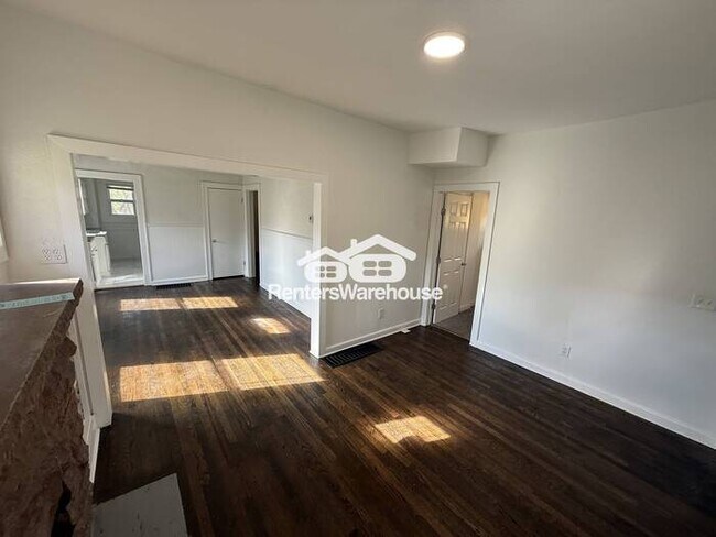 Building Photo - Updated 5 Bedroom/ 2.5 Bath Home In KCMO *READY NOW*