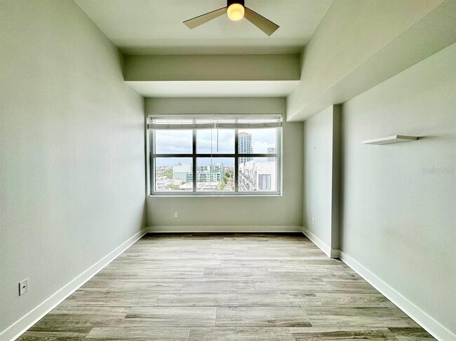 Building Photo - 1208 E Kennedy Blvd