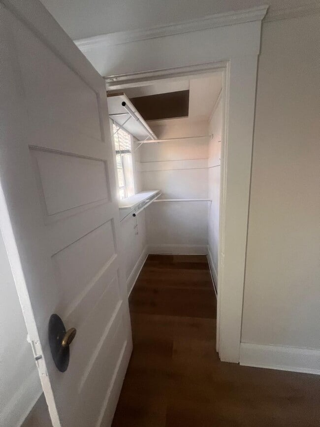 Building Photo - Beautiful 2 bedrooms 2 full baths house in Golden Hills area