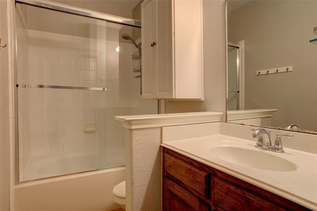 Building Photo - 5916 Round Up Ln