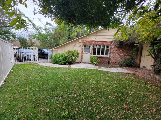 Building Photo - 13533 Leadwell St