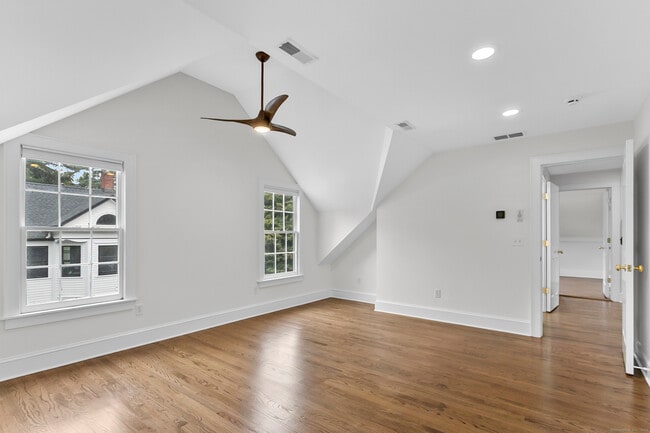 Building Photo - 15 N Salem Rd