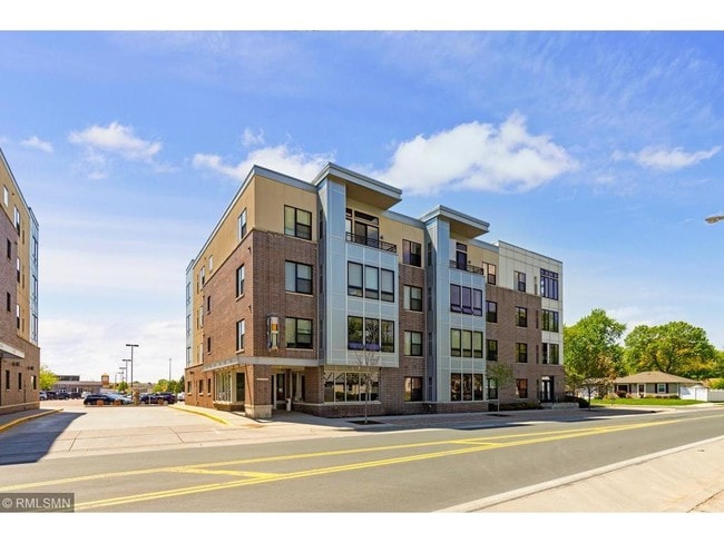 Building Photo - 7600 Lyndale Ave S