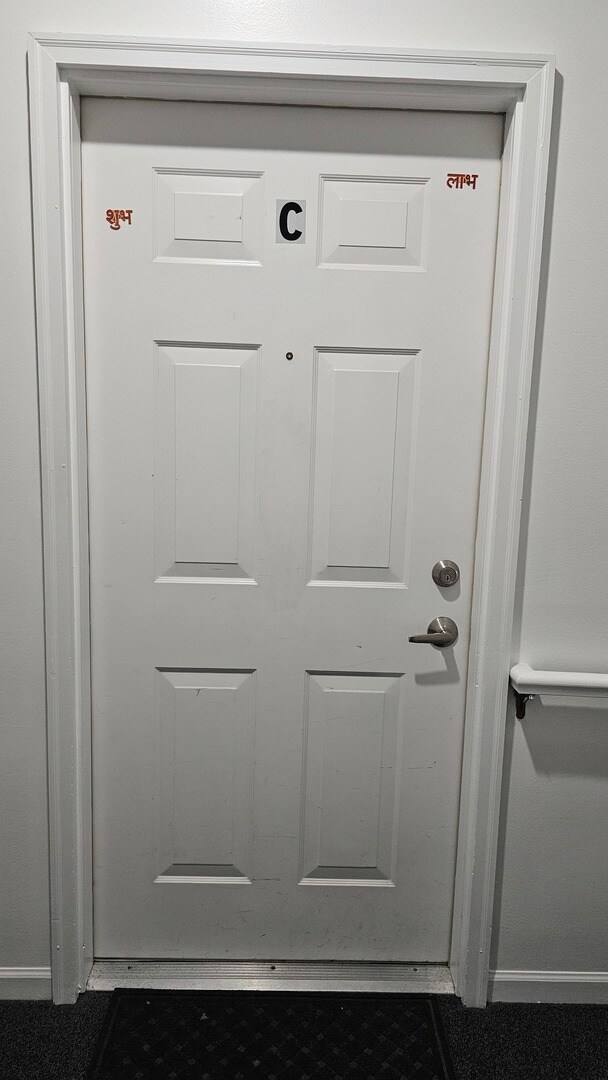 Building Photo - 151 N Waters Edge Dr