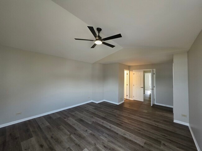 Building Photo - 675 Fieldcrest Dr