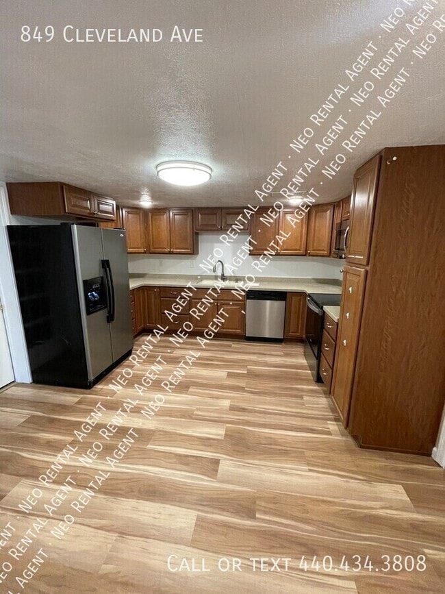 Building Photo - 849 Cleveland Ave