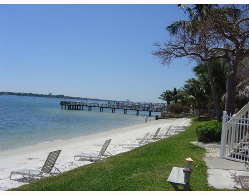 Building Photo - 5600 N Flagler Dr