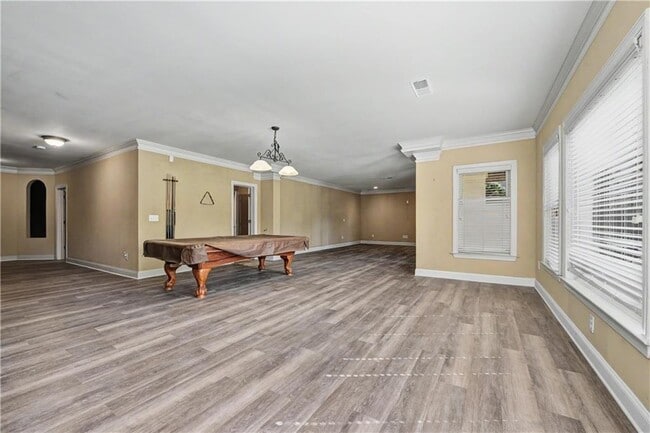 Building Photo - 4026 Palisades Main