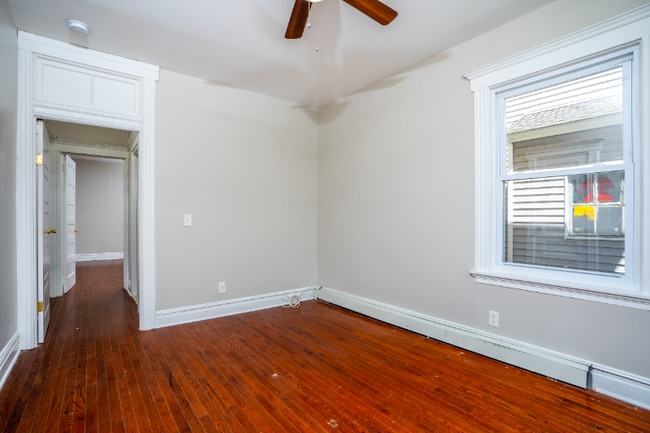 Building Photo - 322-324 S Clinton St