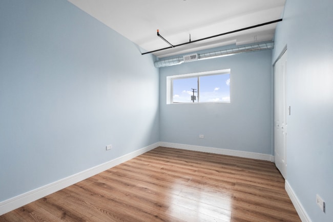 Building Photo - 9865 W Roosevelt Rd