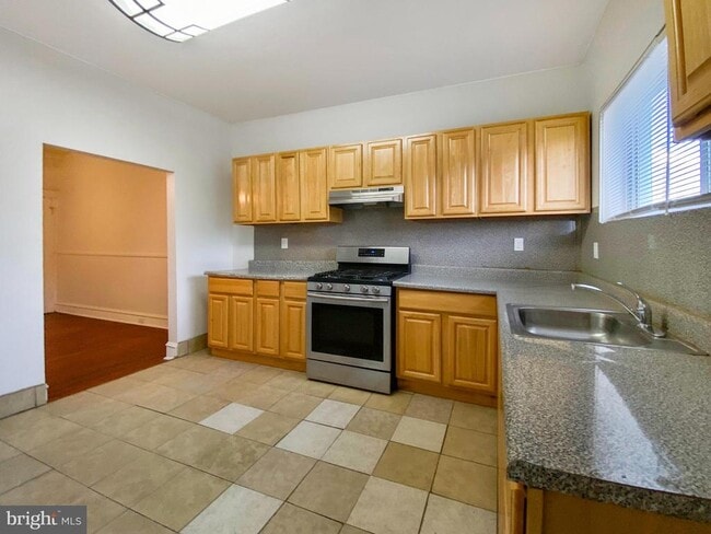 Building Photo - 5726 Florence Ave