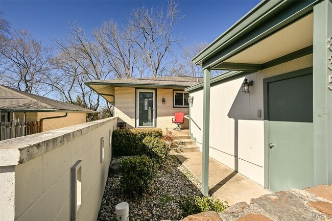 Building Photo - 835 Knickerbacker Dr