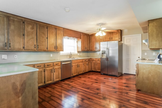 Building Photo - 7033 Brassie Bend