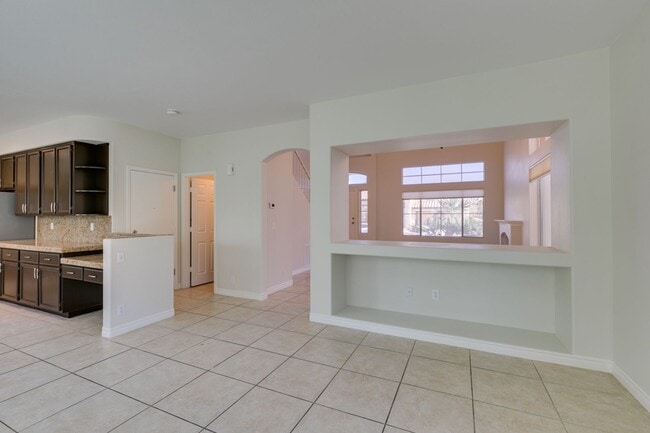 Building Photo - Immaculate 3 bedroom house with a Loft in ...