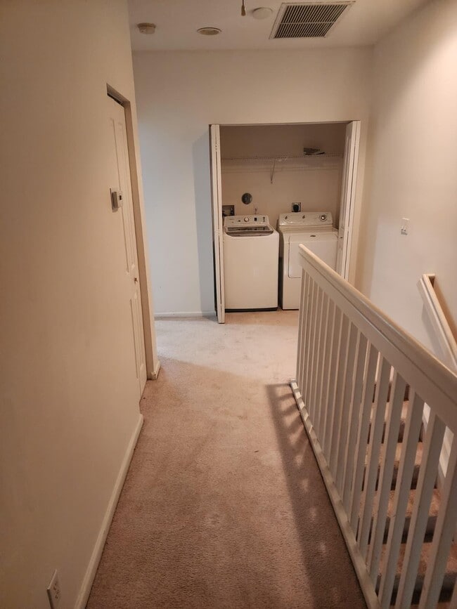 Building Photo - 460 Marbella Dr