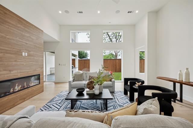 Building Photo - 3815 Hawick Ln
