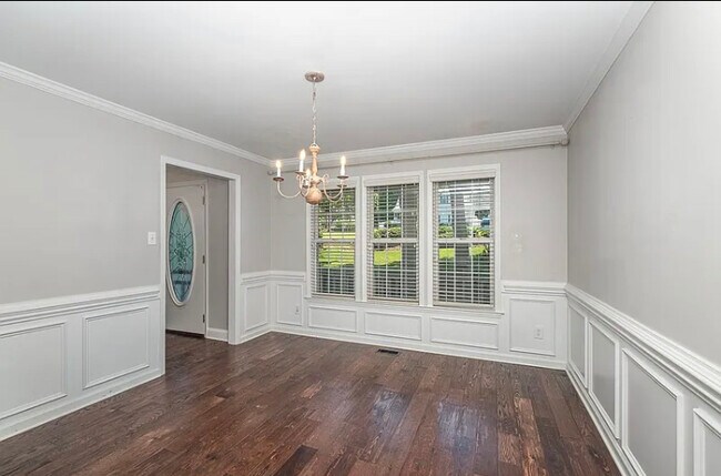 Primary Photo - 121 Falcon Ridge Dr