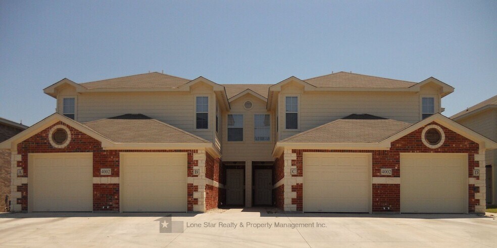 Primary Photo - 4002 Cambridge Dr