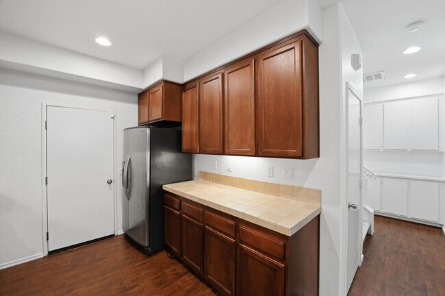 Building Photo - 1446 Trouville Ln