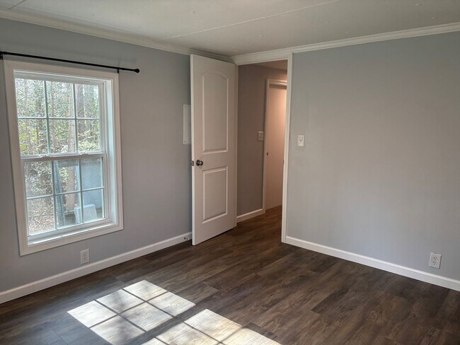 Building Photo - 2 BED, 1 BATH MOBILE HOME IN RANDLEMAN