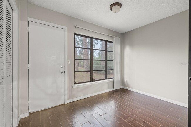 Building Photo - 3038 Eastland Blvd