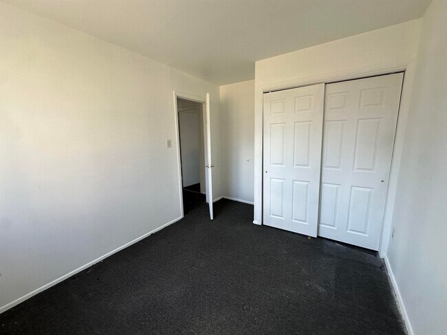 Building Photo - 2734 Evergreen Ct