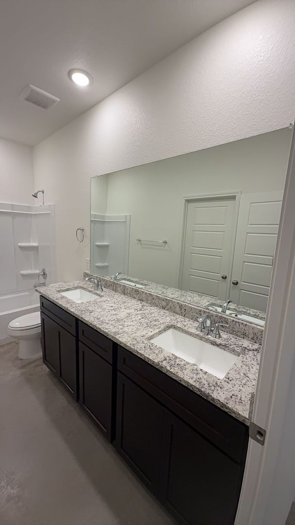 Building Photo - 616 Pacific Crest Trl