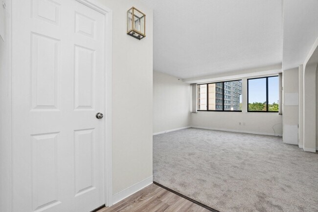 Building Photo - 250 Hammond Pond Pkwy