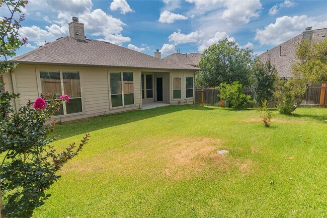 Building Photo - 2542 Ravenwood Dr