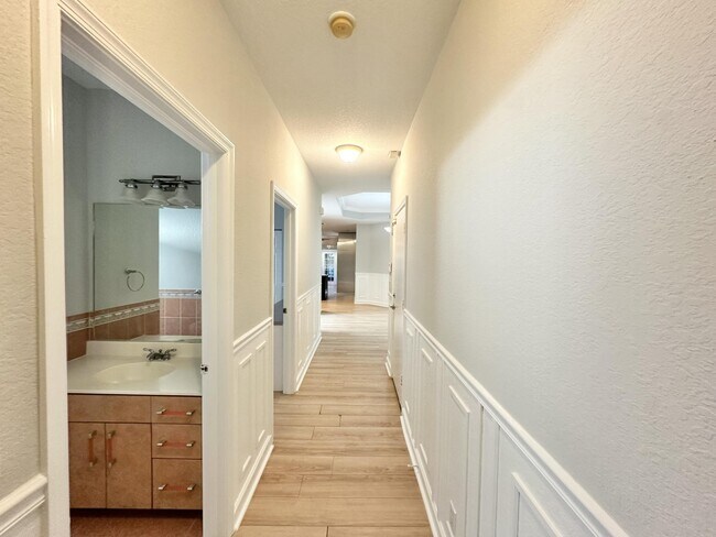 Building Photo - 702 Via Toscana Via