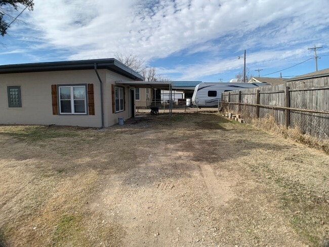 Building Photo - Trendy 2 Bedroom, Downtown Moore