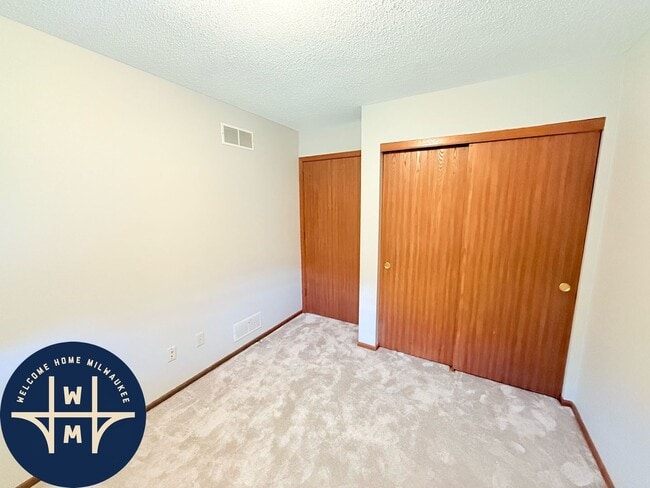 Building Photo - W163N11528 Windsor Ct