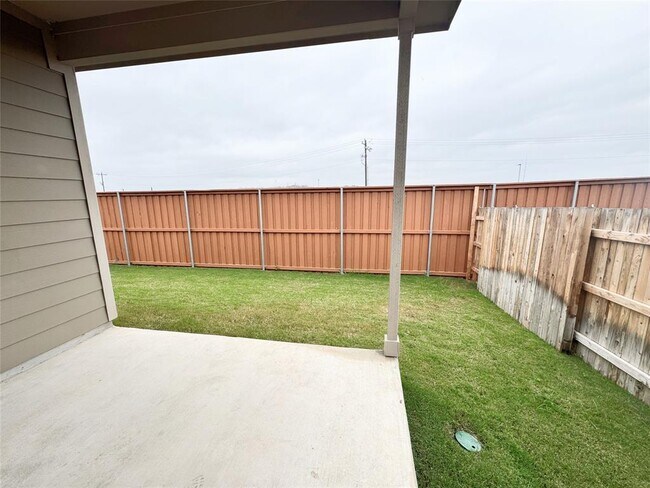 Building Photo - 368 Kapok St