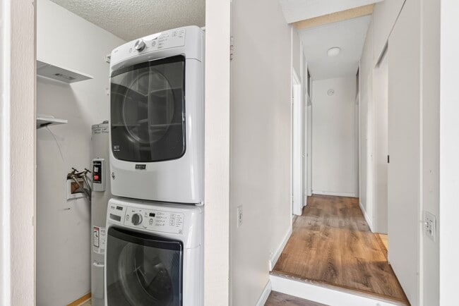 Building Photo - Kailua - End unit - amenities gallore - 3 bed, 2 bath Available NOW !