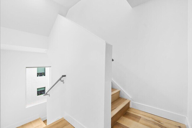 Building Photo - 775 NE 4th Ave