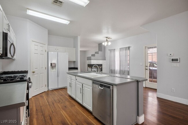 Building Photo - 5870 Gentleslope St