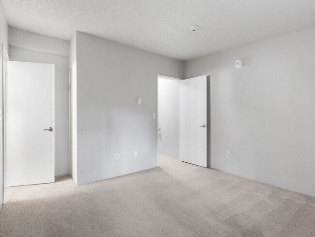 Building Photo - 6003