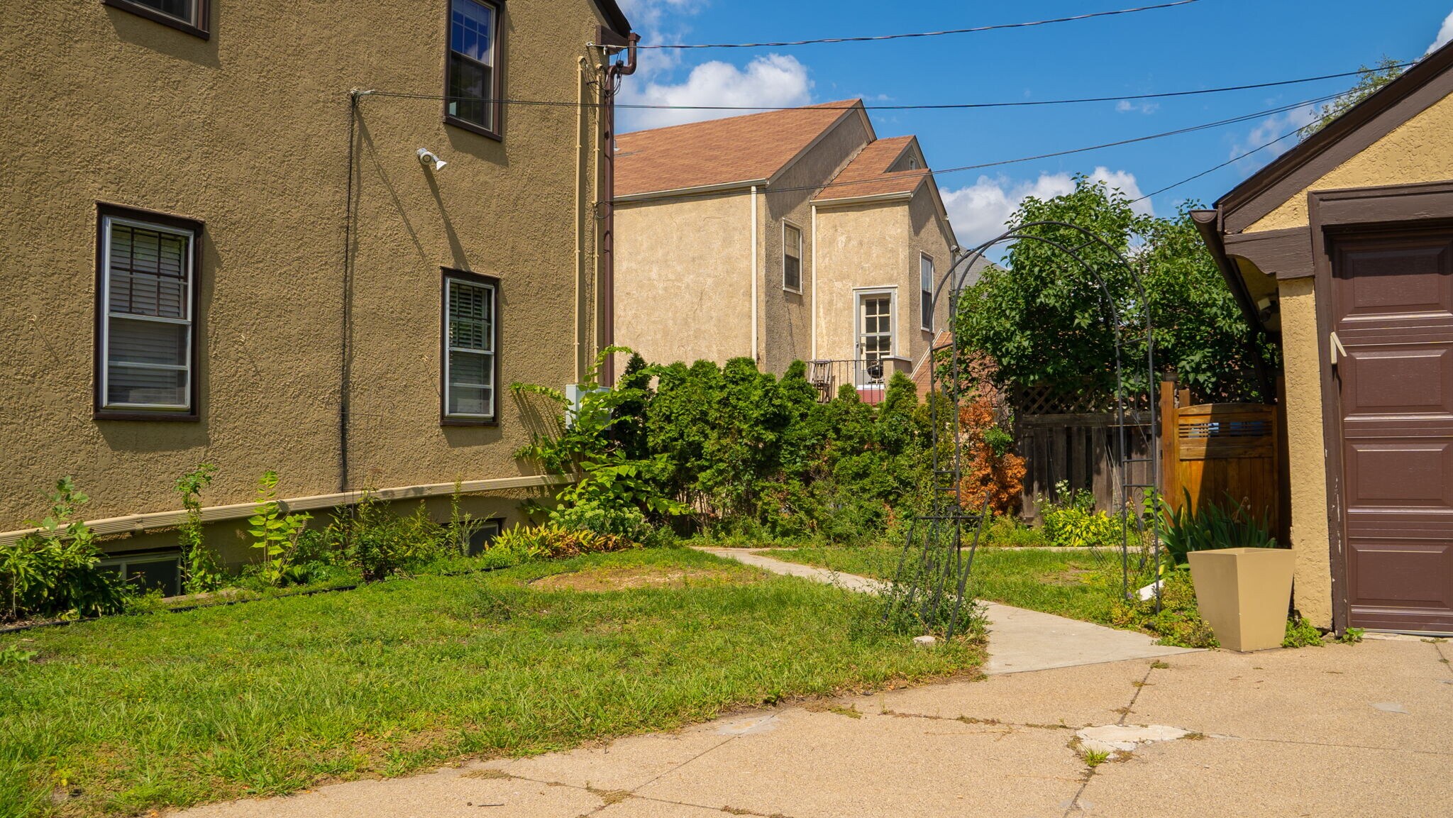 Building Photo - 4017 DuPont Ave S