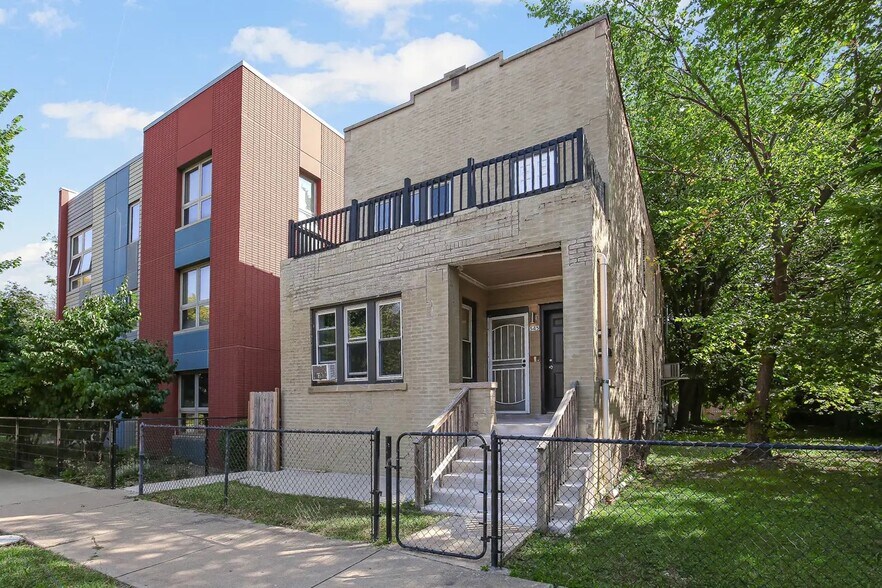 Building Photo - 545 N Drake Ave