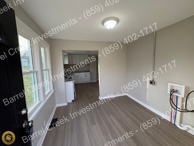 Building Photo - 2-Bed 1-Bath House + Garage