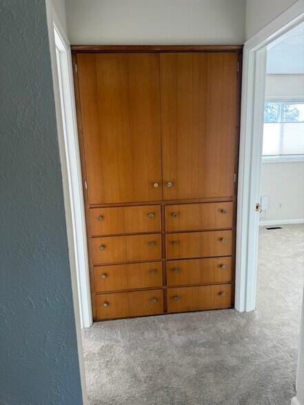 Building Photo - 1514 E Broadway