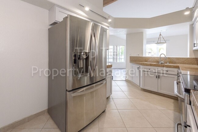 Building Photo - Beautiful 2 bed / 2 bath / 1286 sqft Condo...