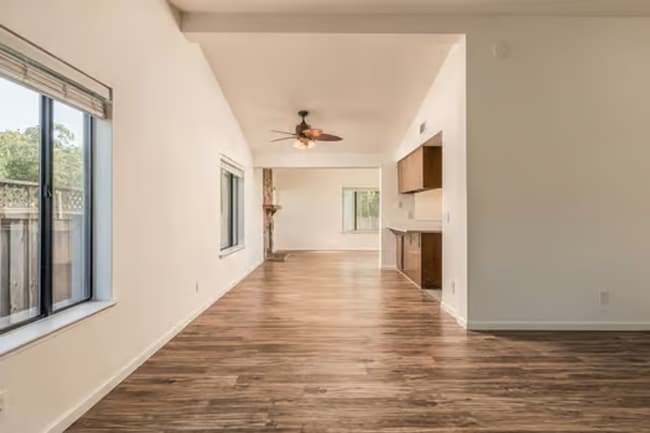 Building Photo - 161 Bender Cir
