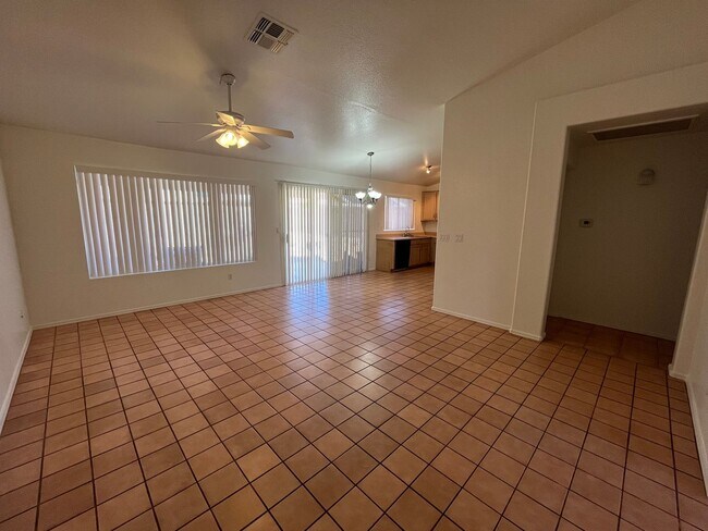 Building Photo - 4 Weeks of Free Rent! - Three bedroom Sing...