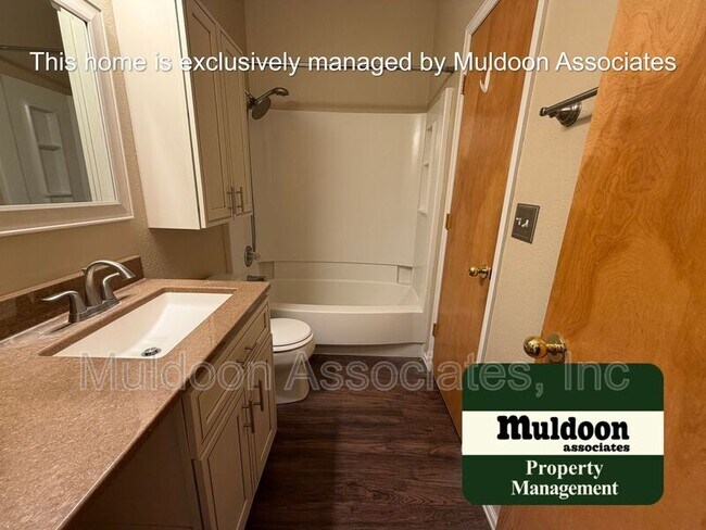 Building Photo - 821 Legend Oak Dr