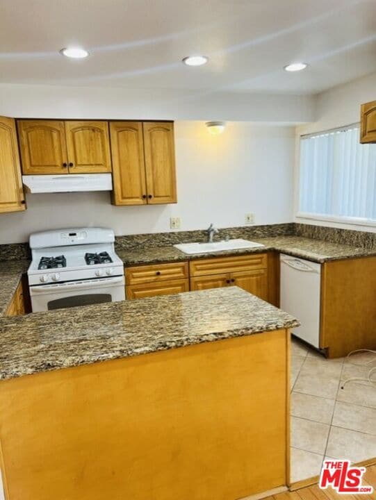 Building Photo - 2337 W Gramercy Ave