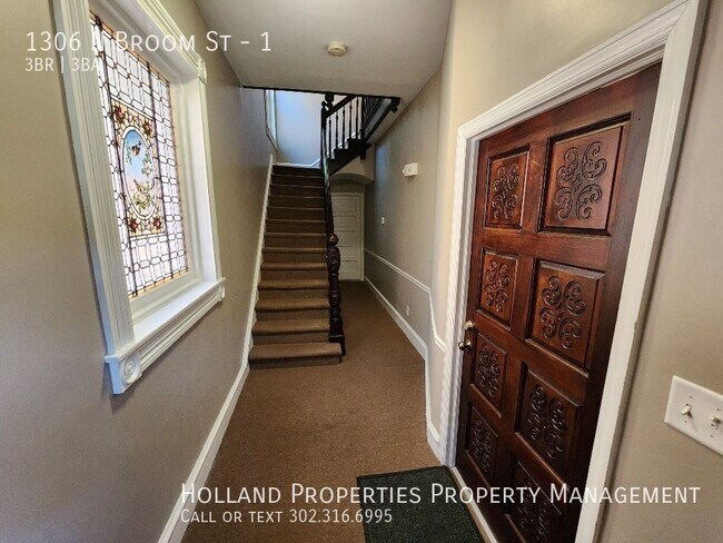 Building Photo - 1306 N Broom St