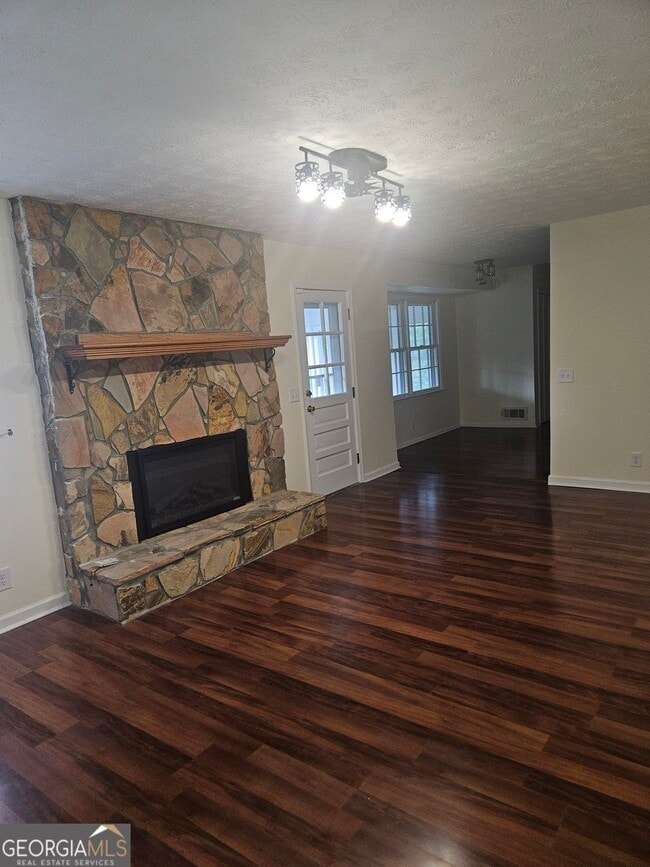 Building Photo - 1148 Marifran Dr SW