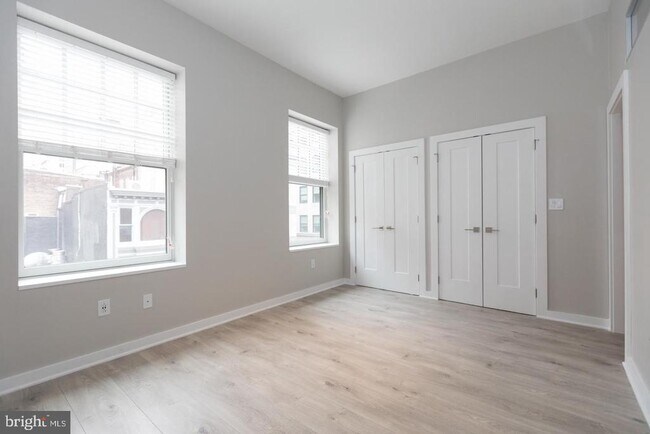 Building Photo - 1602 Sansom St