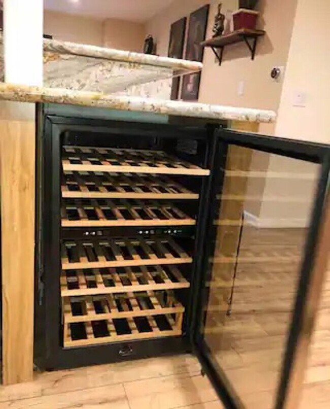 Building Photo - Great Contemporary Lake View Home above Burnt Mill Beach Club